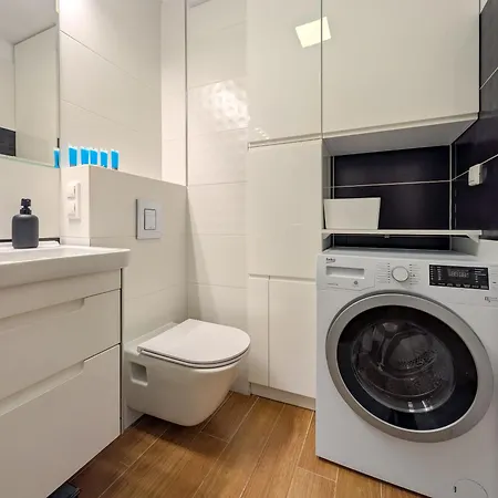 Szczepin Homely By Bookinghost *