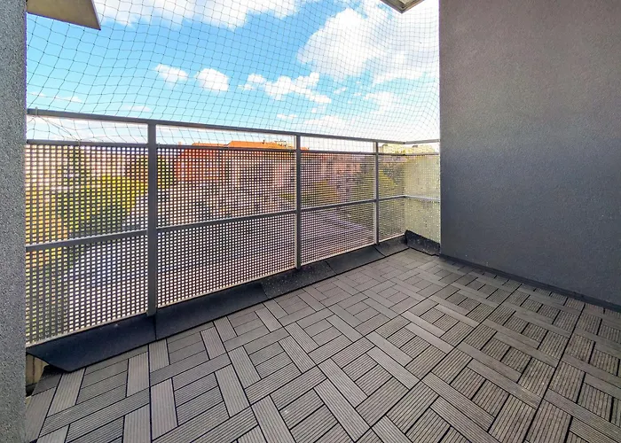 Szczepin Homely By Bookinghost Daire