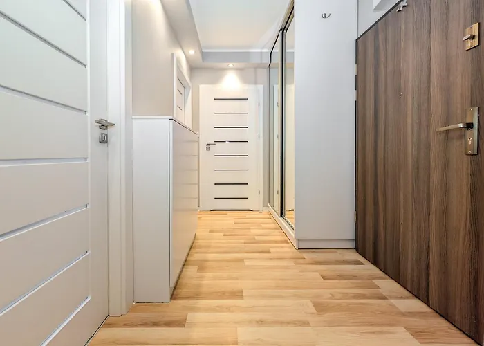 Szczepin Homely By Bookinghost Daire *